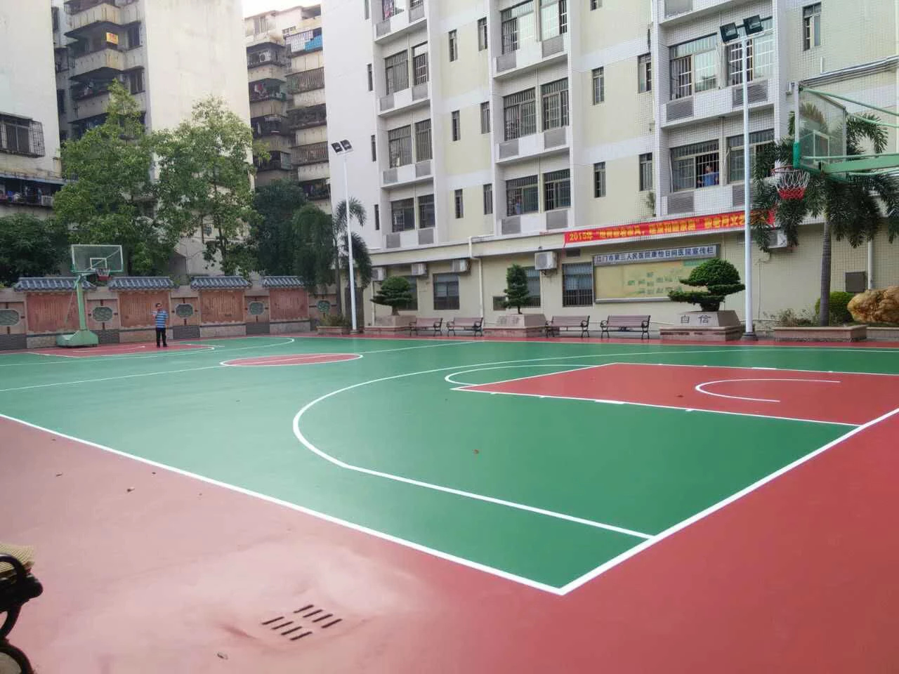 龍翔體育球場(chǎng)硅PU施工方案簡(jiǎn)述